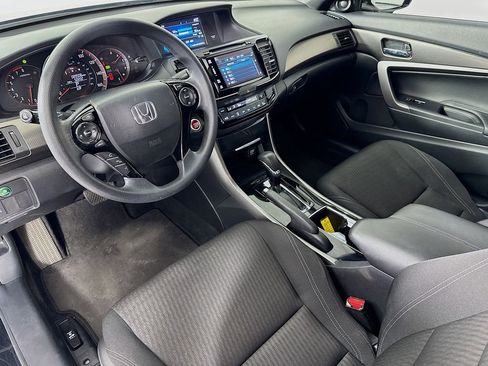 Used 2017 Honda Accord EX image 9