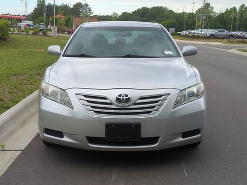 Used 2009 Toyota Camry LE FWD image 16