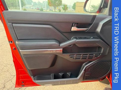 Used 2024 Toyota Tacoma TRD Sport w/ TRD Sport Premium Package AWD/4WD image 19