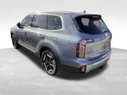 Certified 2023 Kia Telluride EX w/ EX Captain's Chair Package image 3