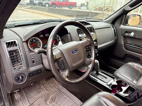 Used 2011 Ford Escape Limited w/ 301A Rapid Spec Order Code image 9
