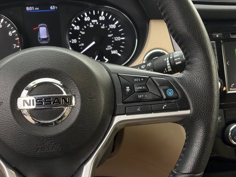 Used 2019 Nissan Rogue SL w/ Premium Package image 17