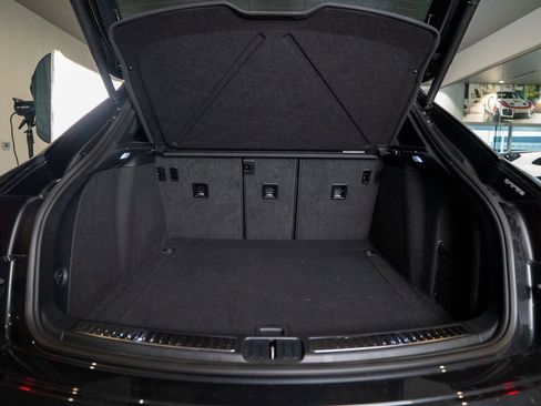 Used 2025 Porsche Macan image 39