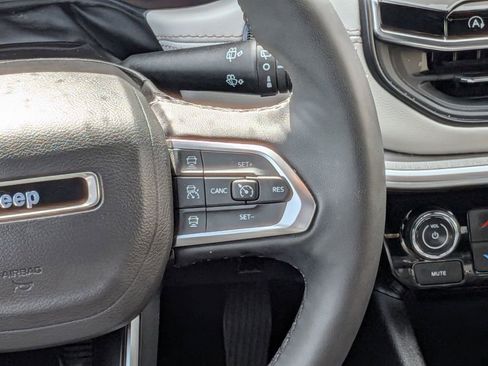 Used 2025 Jeep Compass Limited AWD/4WD image 24
