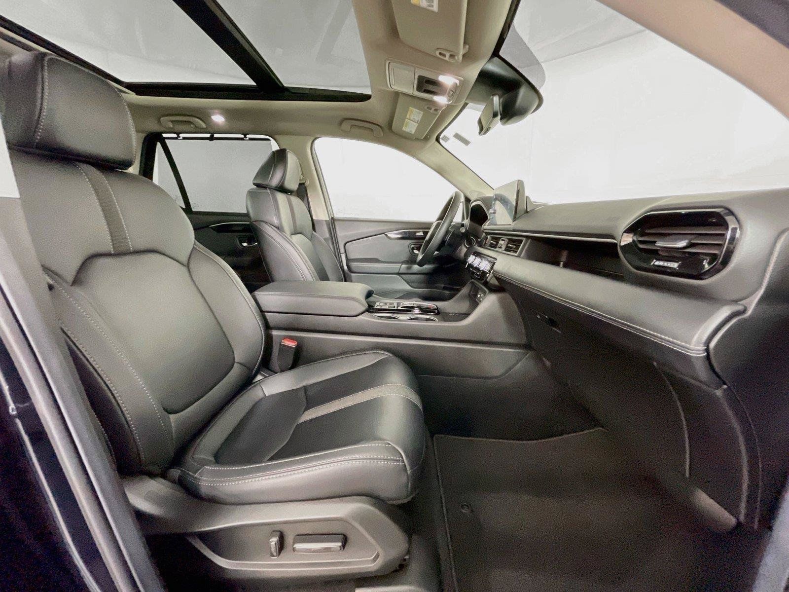 Certified 2025 Honda Pilot Touring image 35