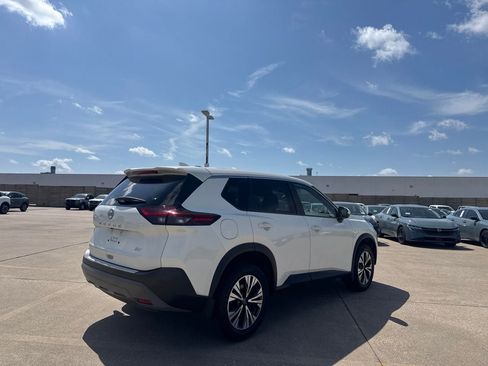 Certified 2023 Nissan Rogue SV FWD image 18