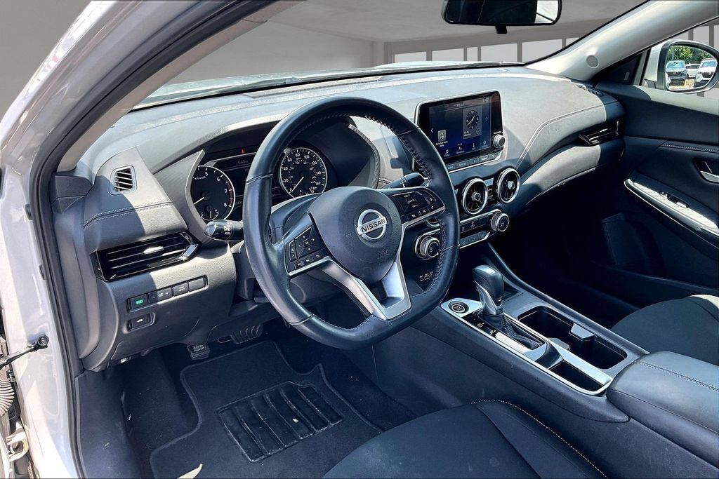 Used 2022 Nissan Sentra SV FWD image 14