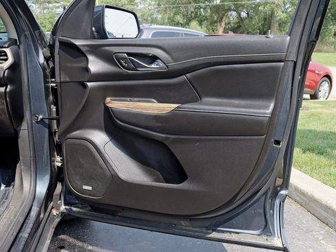 Used 2019 GMC Acadia Denali w/ Technology Package image 37