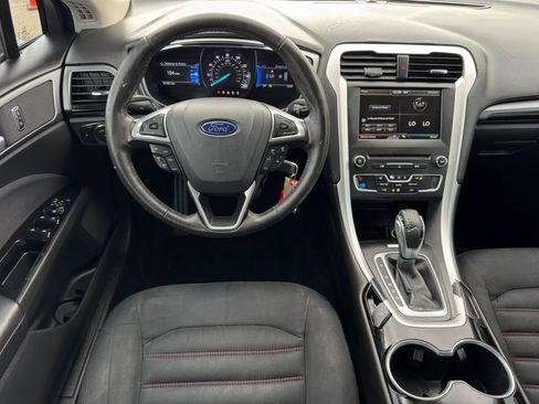 Used 2016 Ford Fusion SE FWD image 29
