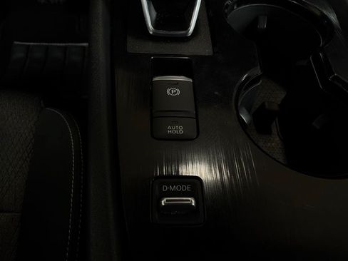Used 2025 Nissan Rogue SV FWD image 23