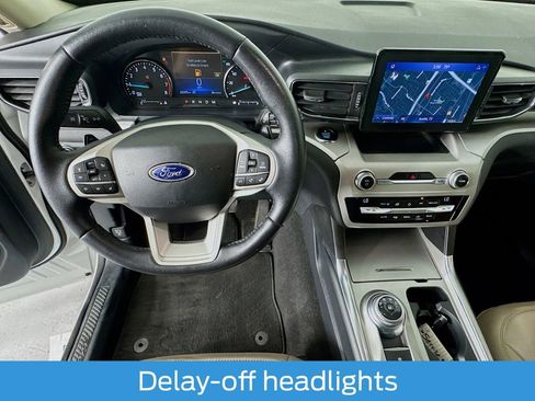 Used 2020 Ford Explorer XLT w/ Equipment Group 202A image 13