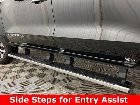 Used 2025 GMC Canyon Denali image 14