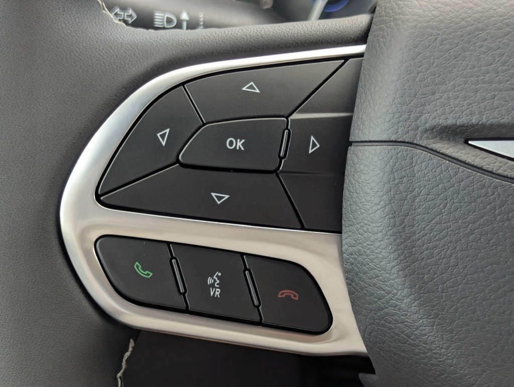 New 2027 Chrysler Pacifica Select w/ Family Tech Group FWD image 24