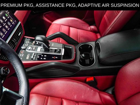 Used 2023 Porsche Cayenne w/ Premium Package AWD/4WD image 26