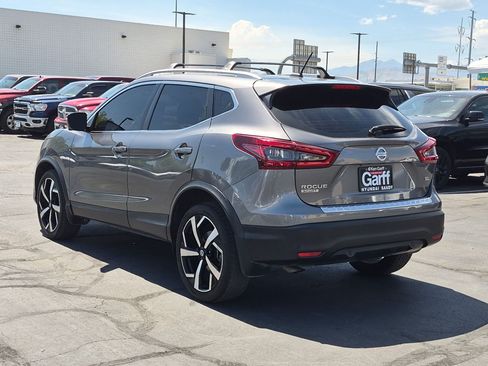Used 2022 Nissan Rogue Sport SL FWD image 8