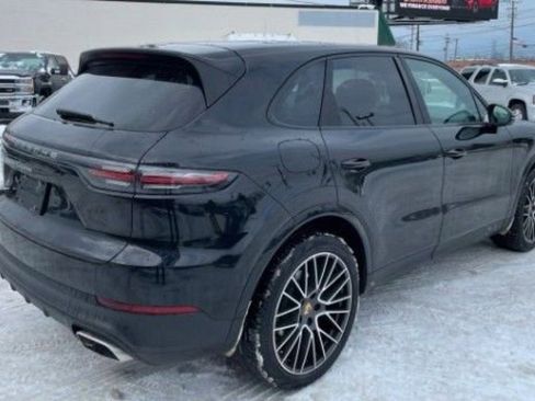 Used 2020 Porsche Cayenne image 2