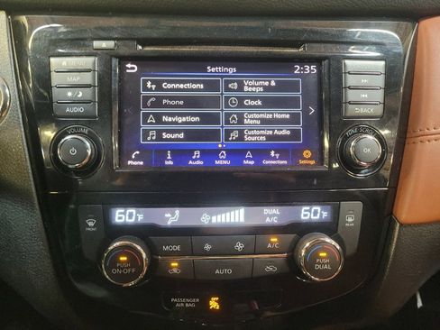 Used 2018 Nissan Rogue SL w/ Premium Package FWD image 25