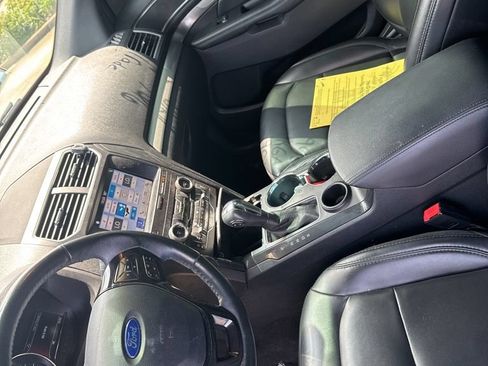 Used 2019 Ford Explorer XLT w/ Equipment Group 202A FWD image 11