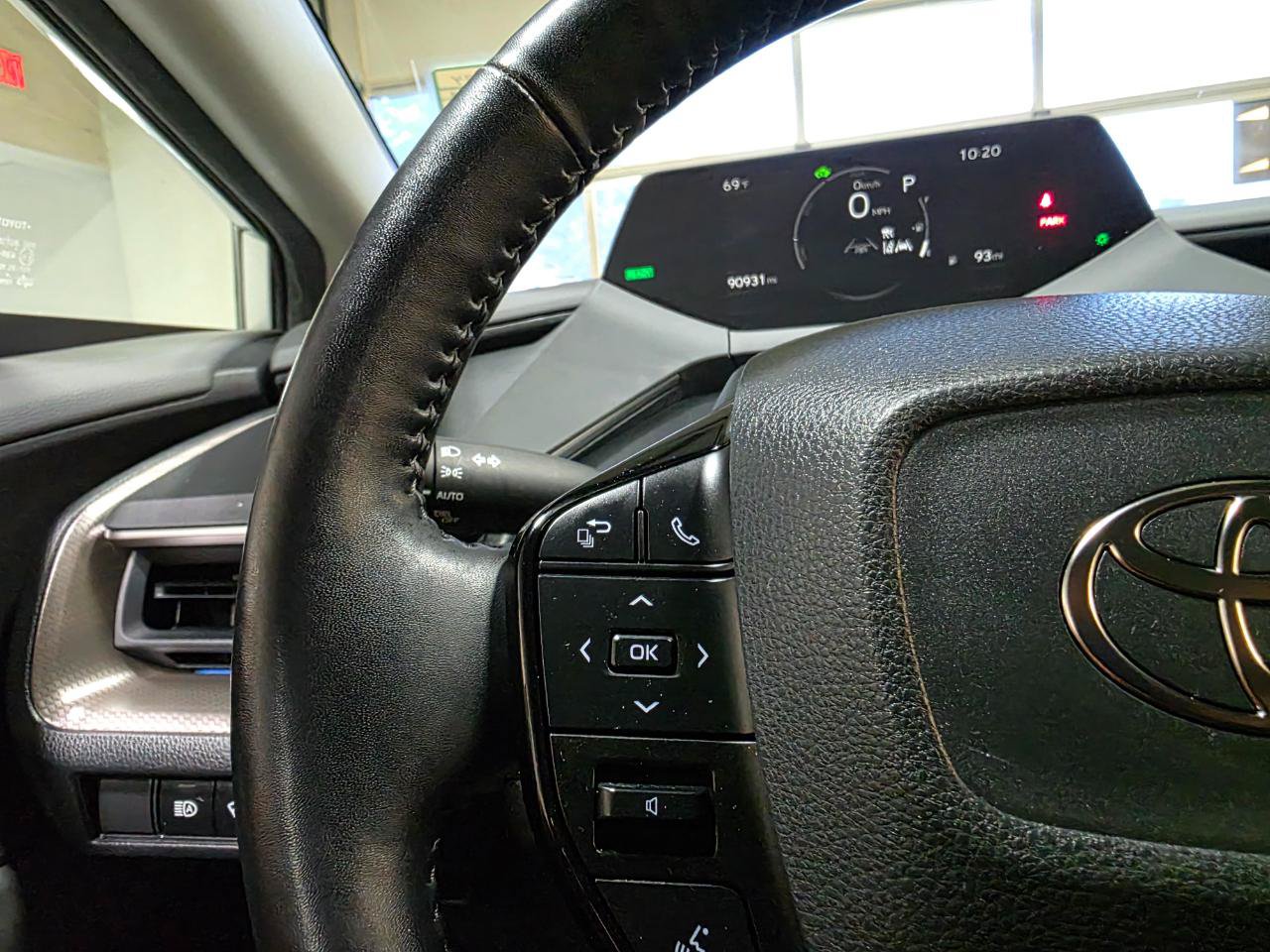 Used 2023 Toyota Prius XLE AWD/4WD image 29