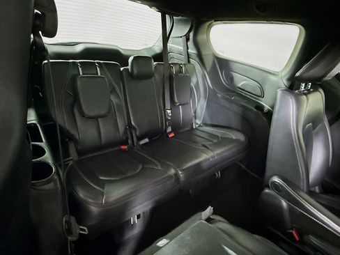 Used 2022 Chrysler Pacifica Touring-L w/ Uconnect Theater Family Group FWD image 30