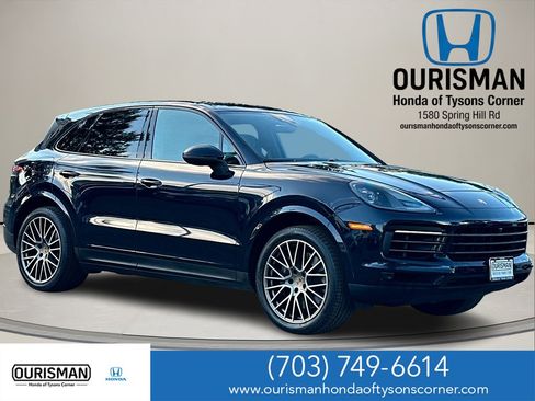 Used 2023 Porsche Cayenne Platinum Edition image 1