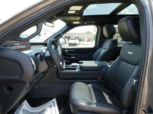 New 2027 Ford Expedition Platinum w/ Stealth Appearance Package AWD/4WD image 16
