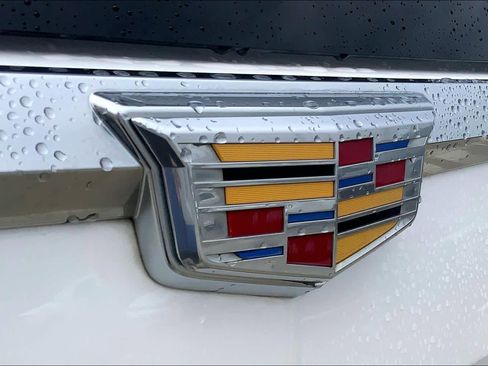 Used 2018 Cadillac Escalade ESV Luxury image 31