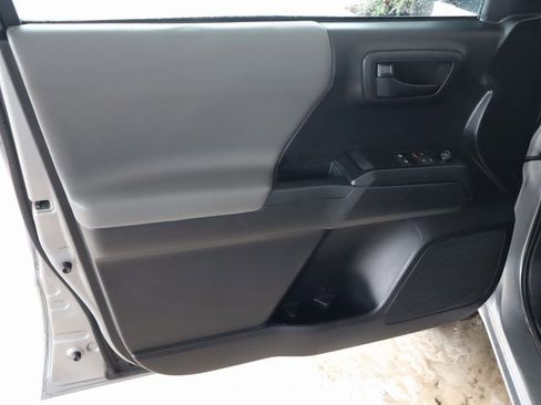 Used 2019 Toyota Tacoma SR image 14