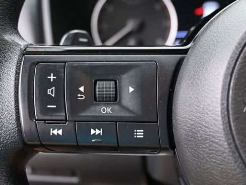 Used 2023 Nissan Rogue SV AWD/4WD image 17