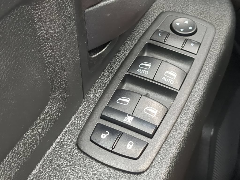 Used 2022 RAM 5500 Tradesman w/ Chrome Appearance Group RWD image 19