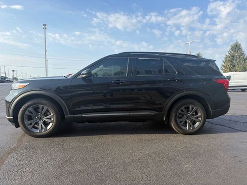 Used 2023 Ford Explorer XLT w/ Equipment Group 202A AWD/4WD image 8