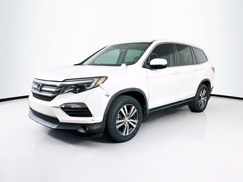 Used 2017 Honda Pilot EX image 3