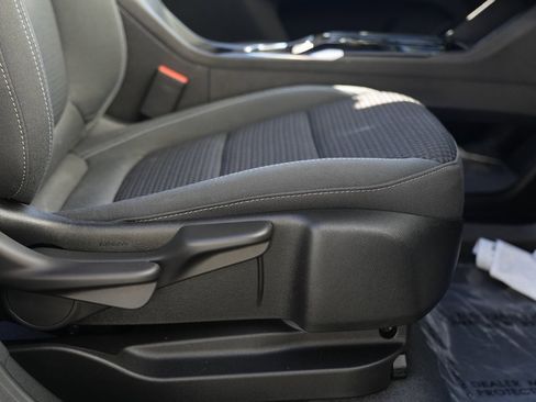 Used 2022 Chevrolet Bolt EUV LT image 34