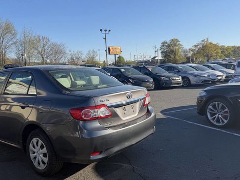 Used 2011 Toyota Corolla LE image 7