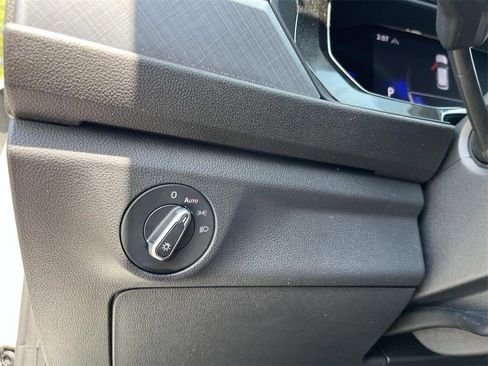 Used 2022 Volkswagen Jetta SE image 11