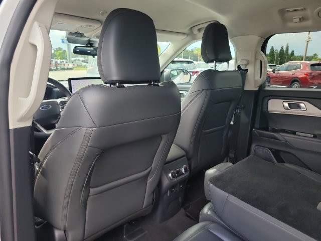 Used 2025 Ford Explorer Active w/ Active Comfort Package AWD/4WD image 14
