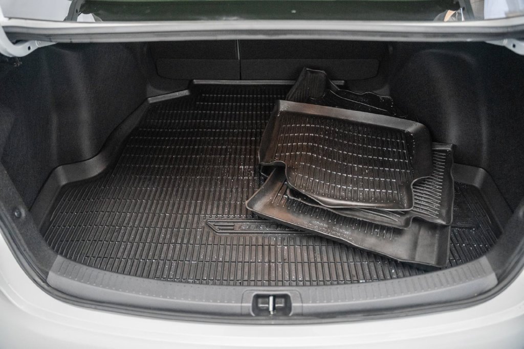 Certified 2024 Toyota Corolla SE FWD image 12