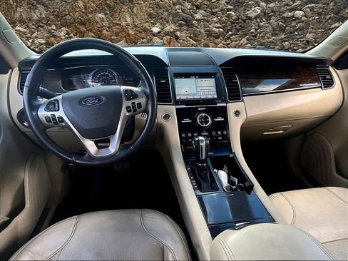 Used 2018 Ford Taurus Limited image 13