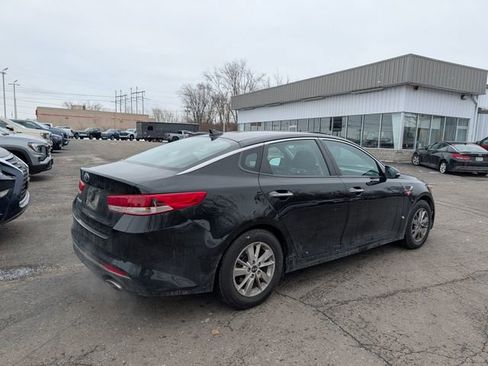 Used 2018 Kia Optima LX image 2
