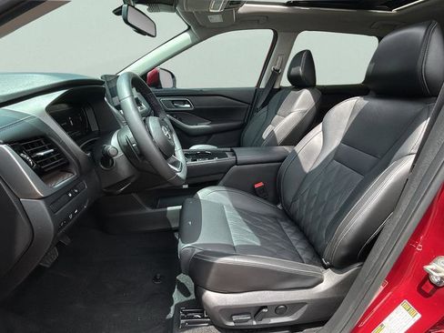 Used 2024 Nissan Rogue Platinum w/ Platinum Premium Package FWD image 29