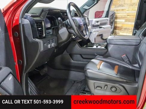 Used 2024 GMC Sierra 2500 AT4 w/ AT4 Premium Plus Package image 9