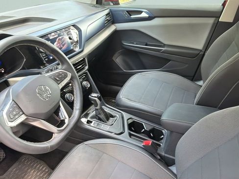 Used 2023 Volkswagen Taos SE w/ Panoramic Sunroof Package FWD image 33