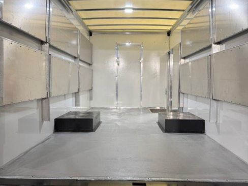 Used 2025 Mercedes-Benz Sprinter 3500 image 4