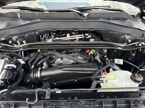 Used 2025 Ford Explorer Platinum RWD image 10