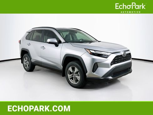 Used 2025 Toyota RAV4 XLE w/ Convenience Package FWD image 1