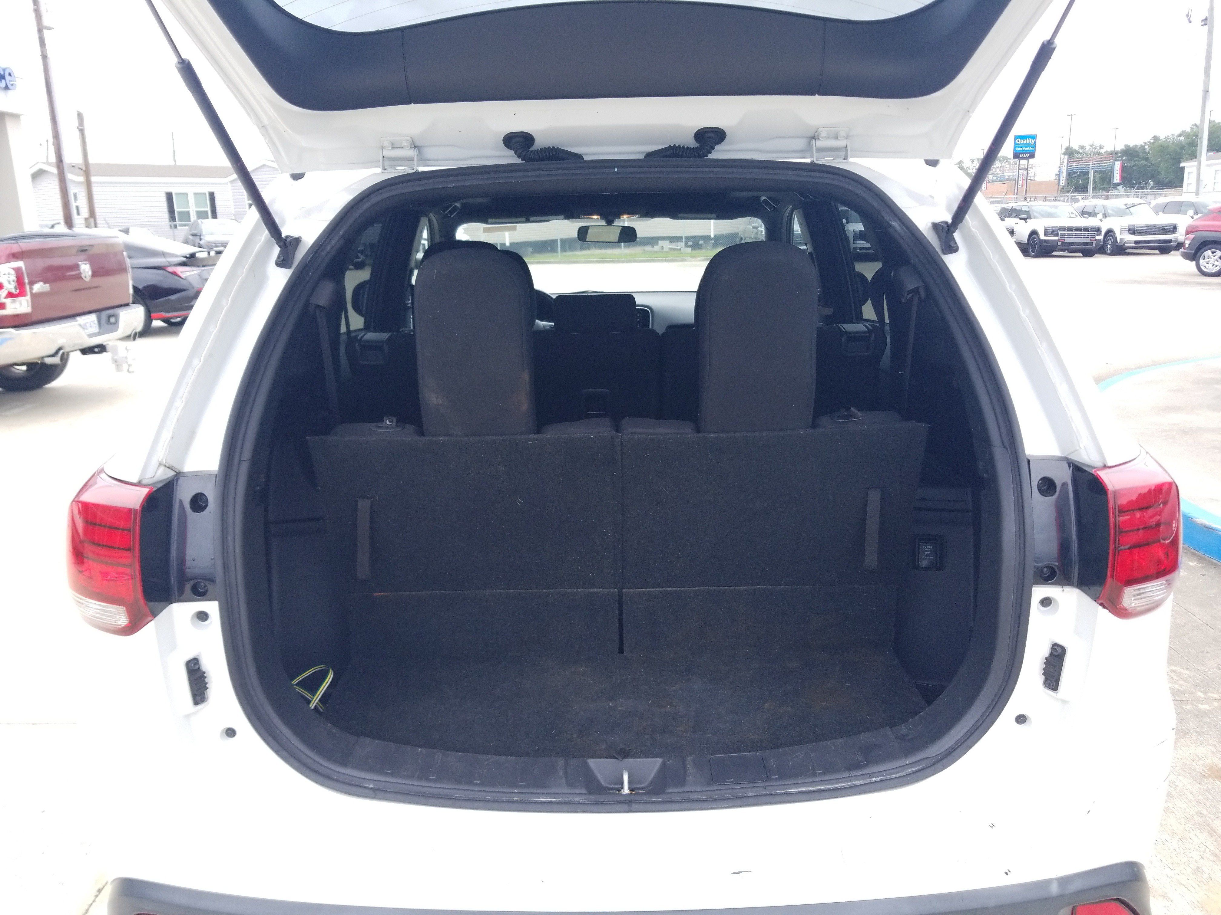 Used 2018 Mitsubishi Outlander LE FWD image 13