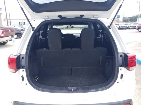 Used 2018 Mitsubishi Outlander LE FWD image 13