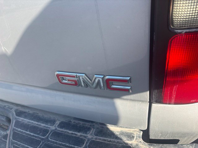 Used 2005 GMC Yukon SLT w/ SLT Preferred Equipment Group AWD/4WD image 33