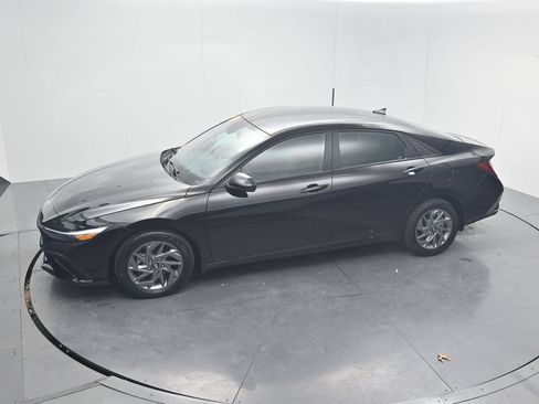 Used 2024 Hyundai Elantra SEL FWD image 48