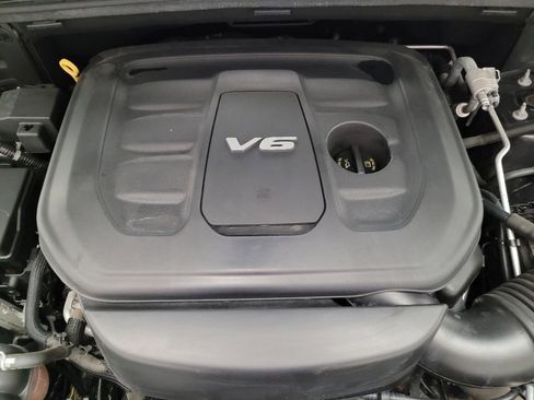Used 2018 Jeep Grand Cherokee Laredo AWD/4WD image 30